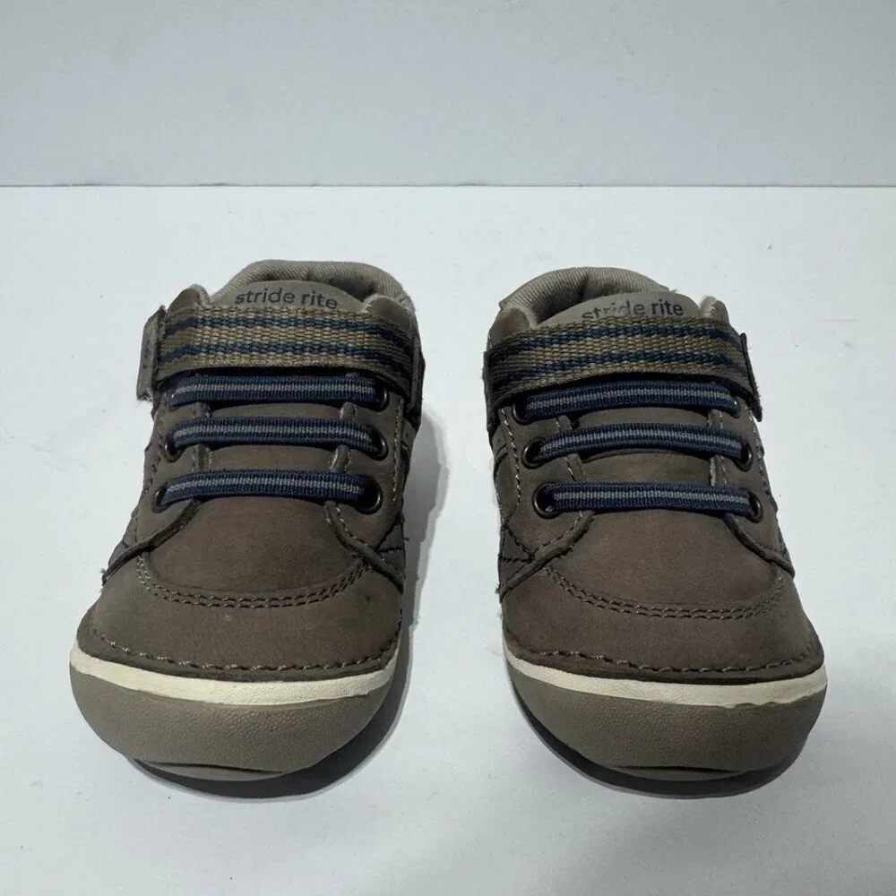 Stride Rite Soft Motion Artie Sneaker Size 3.5 Wide Toddler
